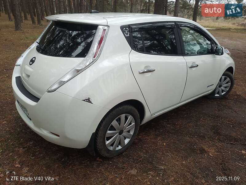 Хэтчбек Nissan Leaf 2013 в Сумах