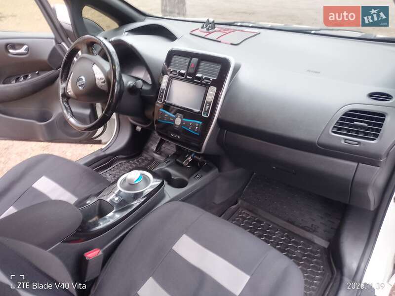 Хэтчбек Nissan Leaf 2013 в Сумах