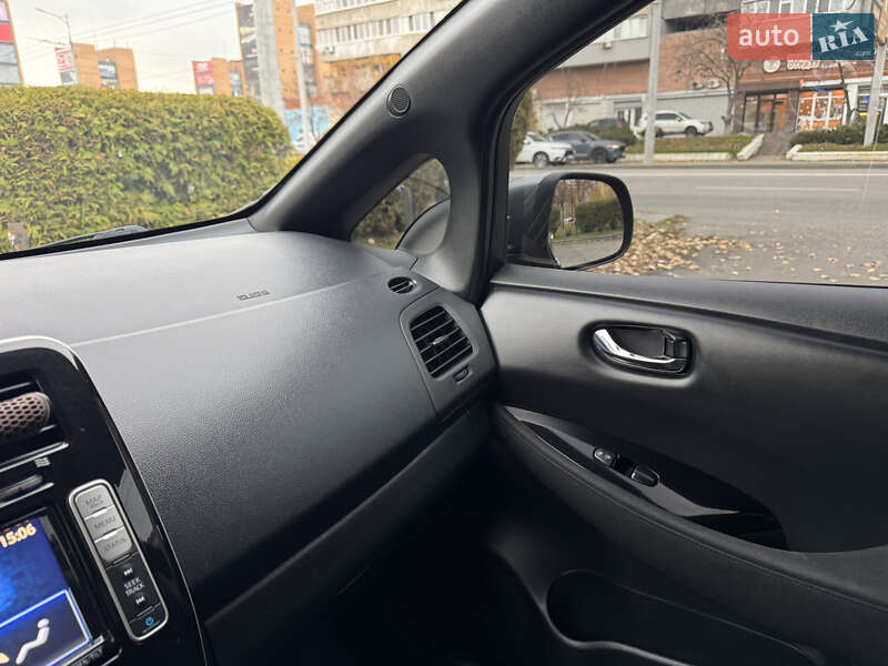 Хэтчбек Nissan Leaf 2015 в Днепре фото 17 Хэтчбек Nissan Leaf 2015 в Днепре