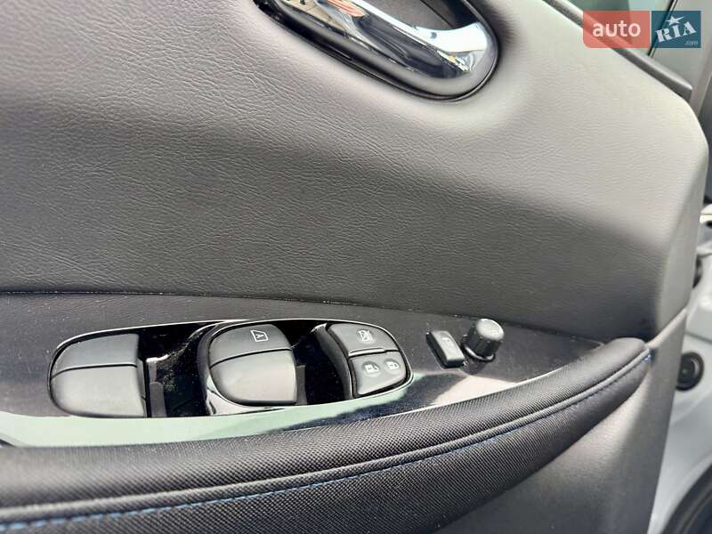 Хэтчбек Nissan Leaf 2022 в Ровно