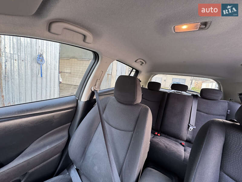 Хэтчбек Nissan Leaf 2014 в Волочиске фото 8 Хэтчбек Nissan Leaf 2014 в Волочиске