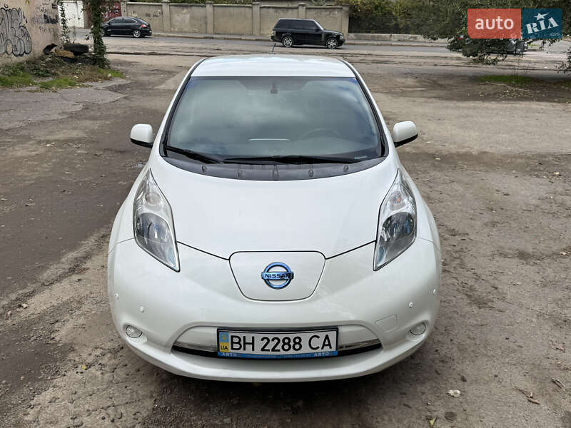 Хэтчбек Nissan Leaf 2013 в Одессе