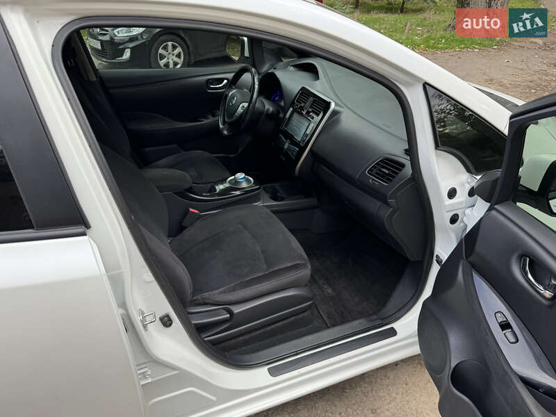 Хэтчбек Nissan Leaf 2013 в Одессе