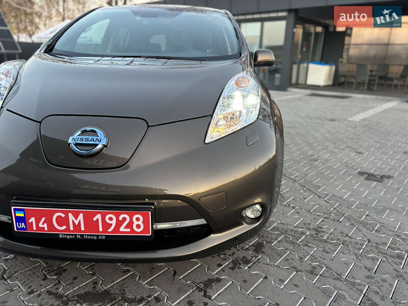 Хетчбек Nissan Leaf 2016 в Володимирі