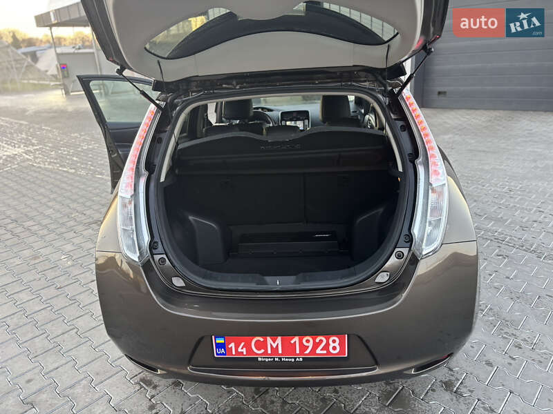 Хетчбек Nissan Leaf 2016 в Володимирі