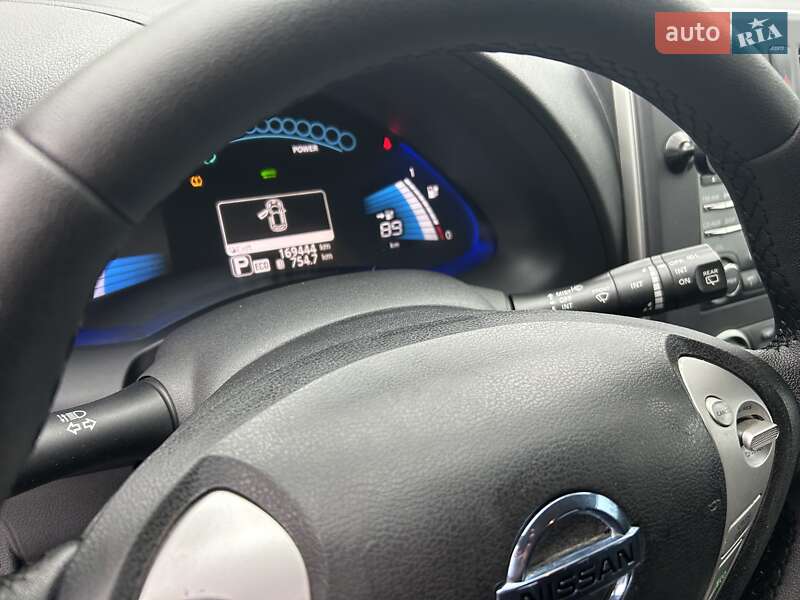 Хетчбек Nissan Leaf 2015 в Одесі
