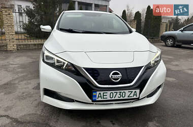 Хетчбек Nissan Leaf 2018 в Дніпрі