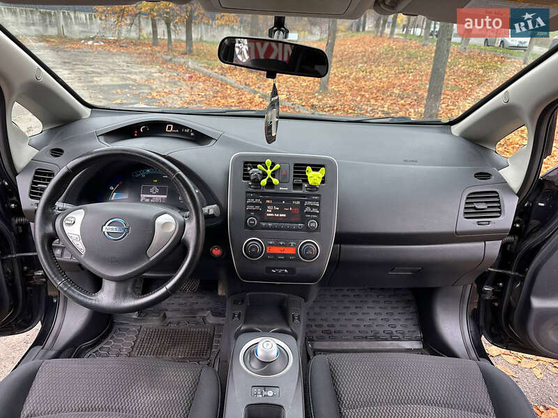 Хэтчбек Nissan Leaf 2014 в Днепре