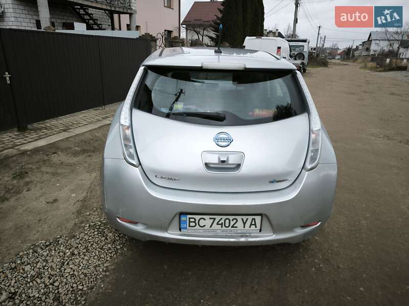 Хэтчбек Nissan Leaf 2013 в Львове