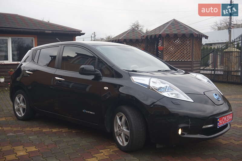 Хэтчбек Nissan Leaf 2012 в Самборе