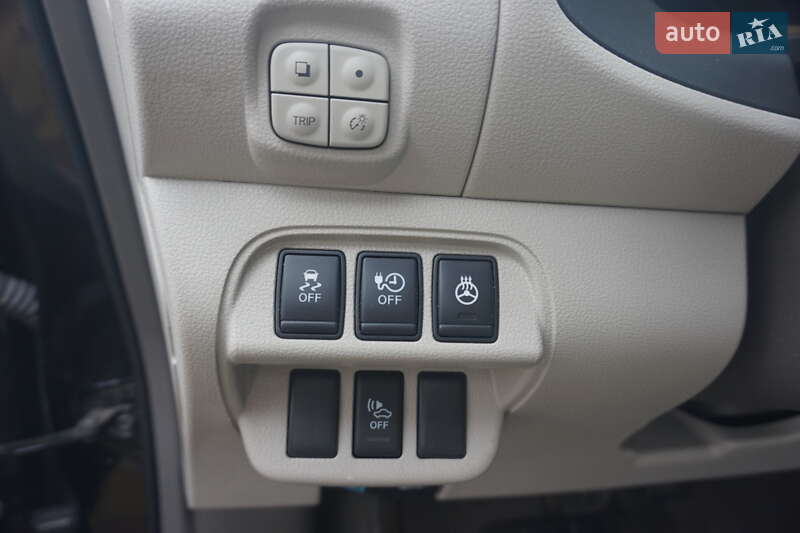 Хэтчбек Nissan Leaf 2012 в Самборе