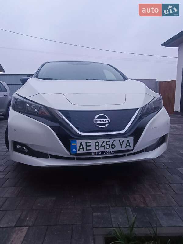 Хэтчбек Nissan Leaf 2019 в Днепре