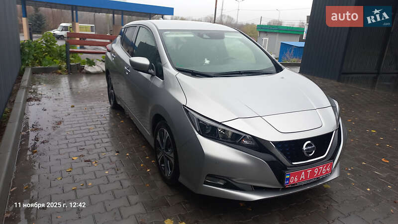 Хэтчбек Nissan Leaf 2022 в Полтаве