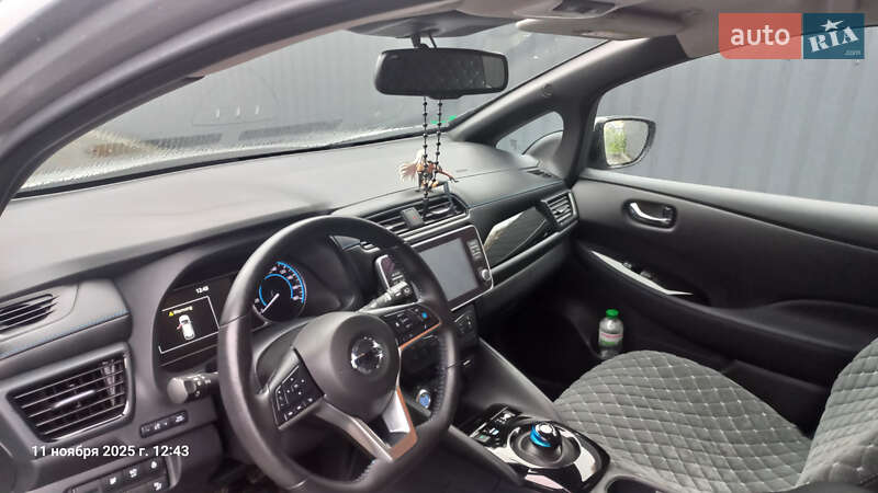 Хэтчбек Nissan Leaf 2022 в Полтаве