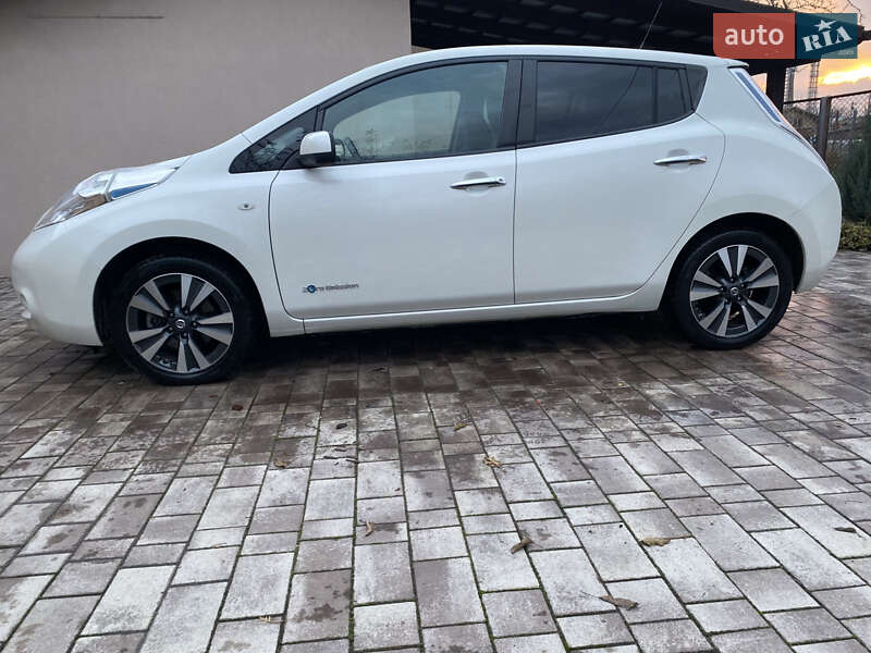 Хэтчбек Nissan Leaf 2016 в Виннице