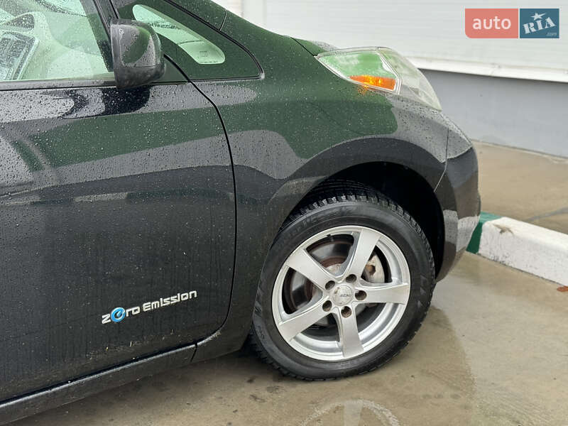 Хетчбек Nissan Leaf 2013 в Олександрії