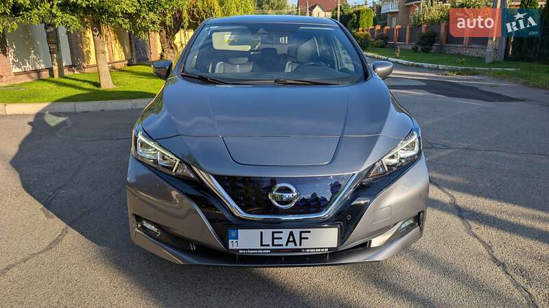 Хэтчбек Nissan Leaf 2021 в Киеве