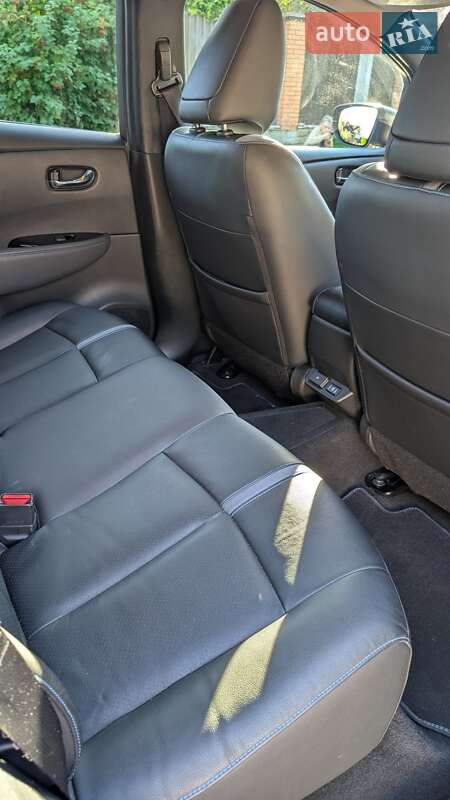 Хэтчбек Nissan Leaf 2021 в Киеве