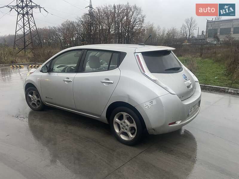 Хэтчбек Nissan Leaf 2011 в Броварах