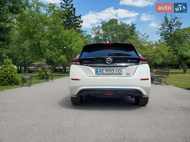 Хетчбек Nissan Leaf 2019 в Дніпрі