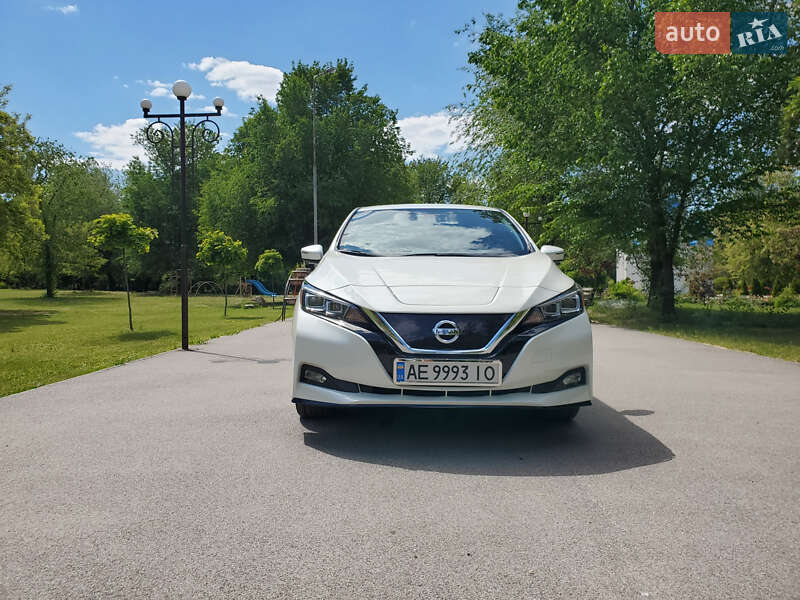 Хетчбек Nissan Leaf 2019 в Дніпрі