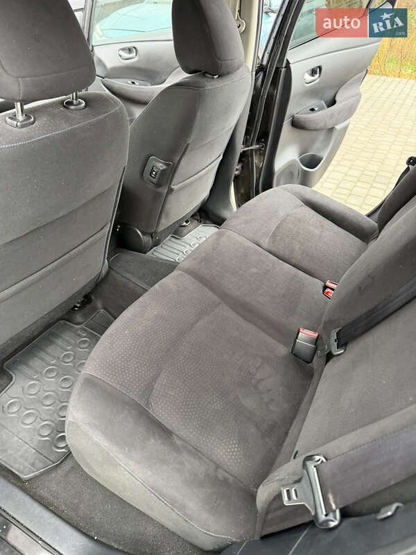 Хетчбек Nissan Leaf 2016 в Луцьку