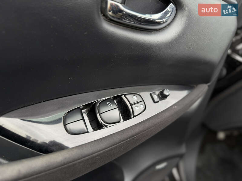 Хетчбек Nissan Leaf 2016 в Луцьку