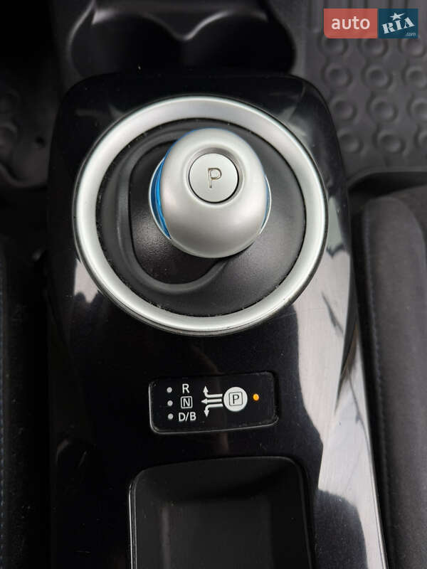 Хетчбек Nissan Leaf 2016 в Луцьку