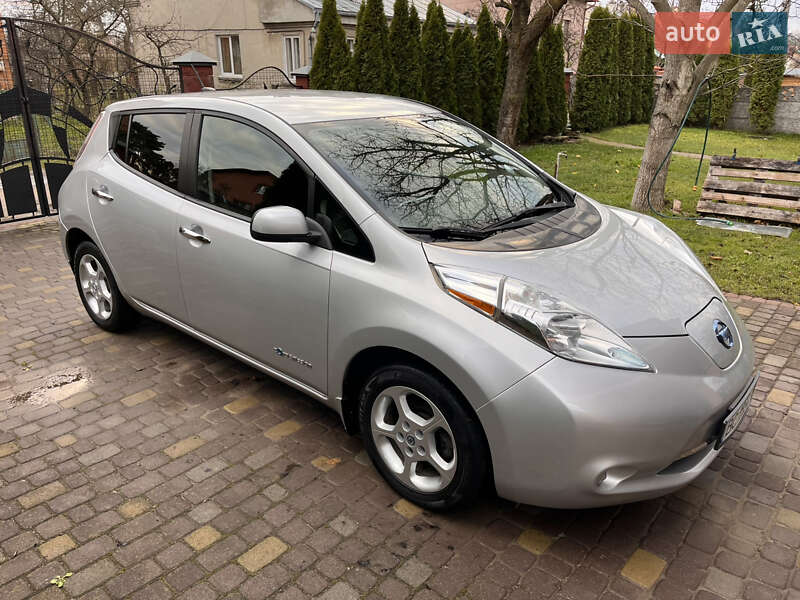 Хетчбек Nissan Leaf 2015 в Львові