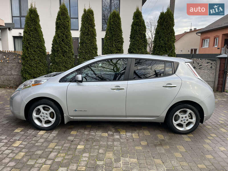 Хетчбек Nissan Leaf 2015 в Львові