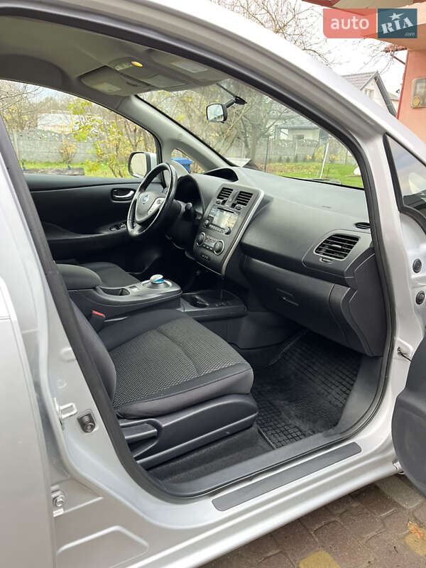 Хетчбек Nissan Leaf 2015 в Львові