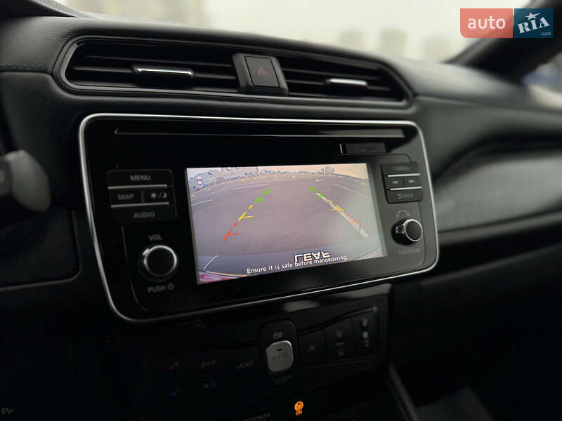 Хэтчбек Nissan Leaf 2018 в Киеве