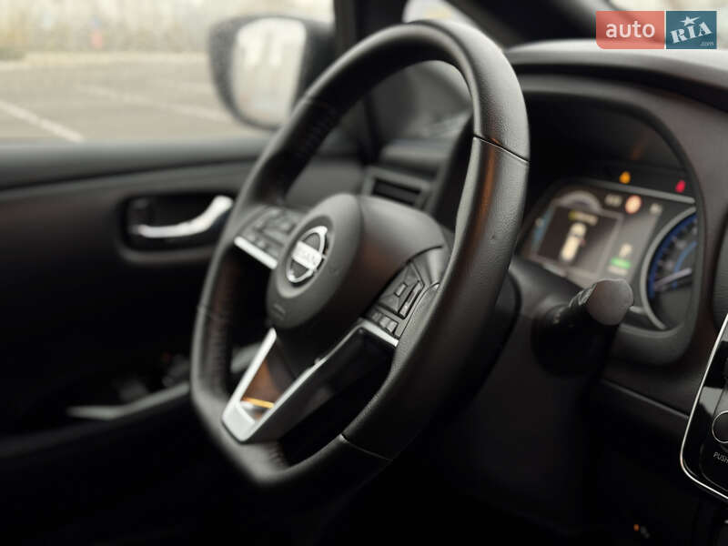 Хэтчбек Nissan Leaf 2018 в Киеве