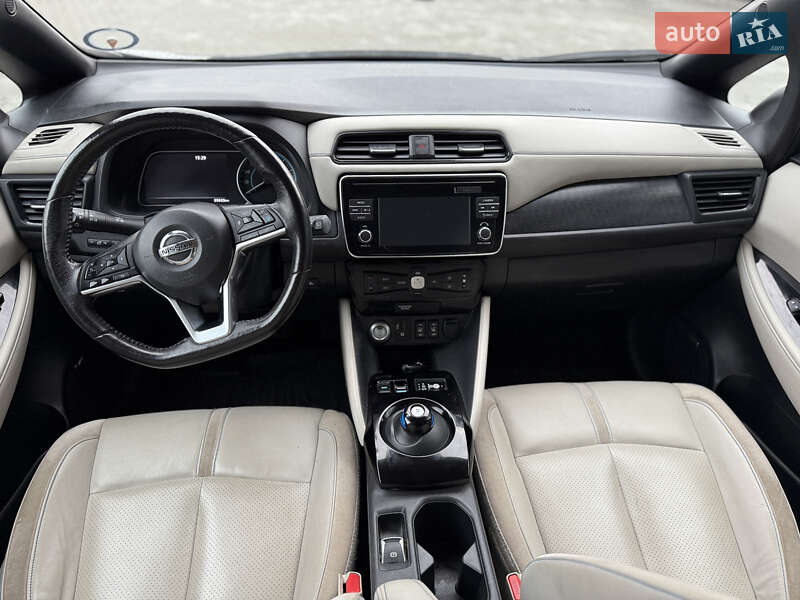 Хетчбек Nissan Leaf 2018 в Городку