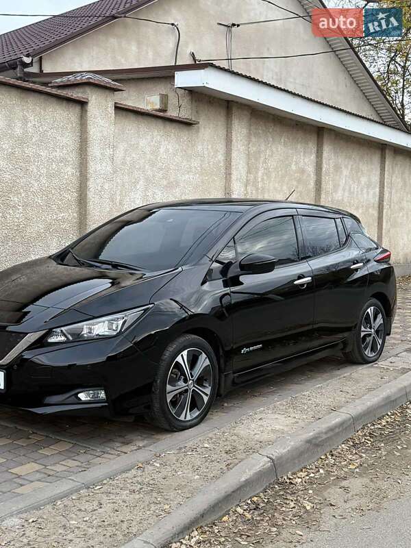 Хэтчбек Nissan Leaf 2018 в Белгороде-Днестровском