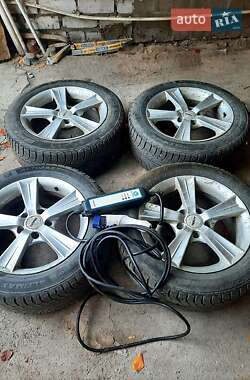 Хетчбек Nissan Leaf 2013 в Дніпрі