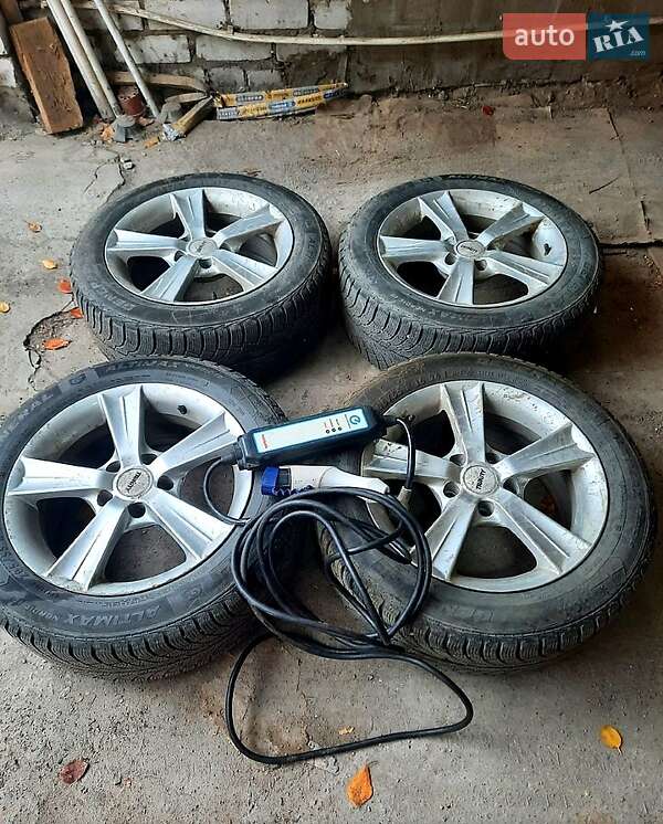 Хетчбек Nissan Leaf 2013 в Дніпрі