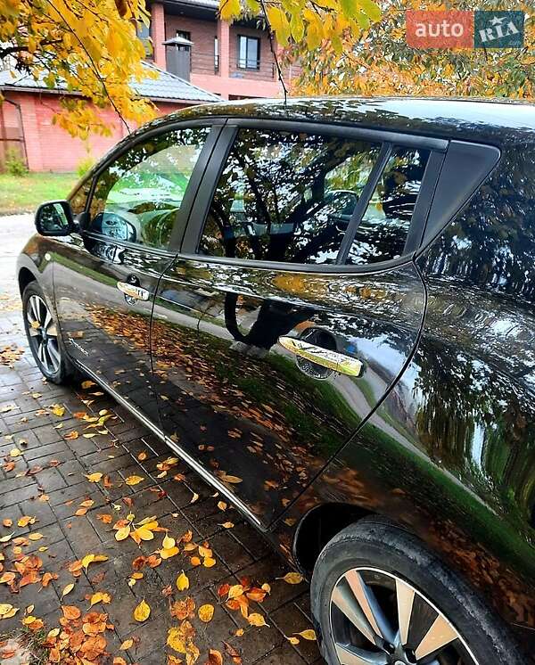 Хетчбек Nissan Leaf 2013 в Дніпрі