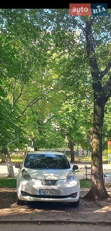 Хетчбек Nissan Leaf 2013 в Полтаві