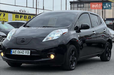 Хетчбек Nissan Leaf 2012 в Дніпрі