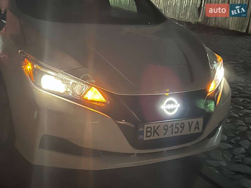 Хэтчбек Nissan Leaf 2024 в Ровно