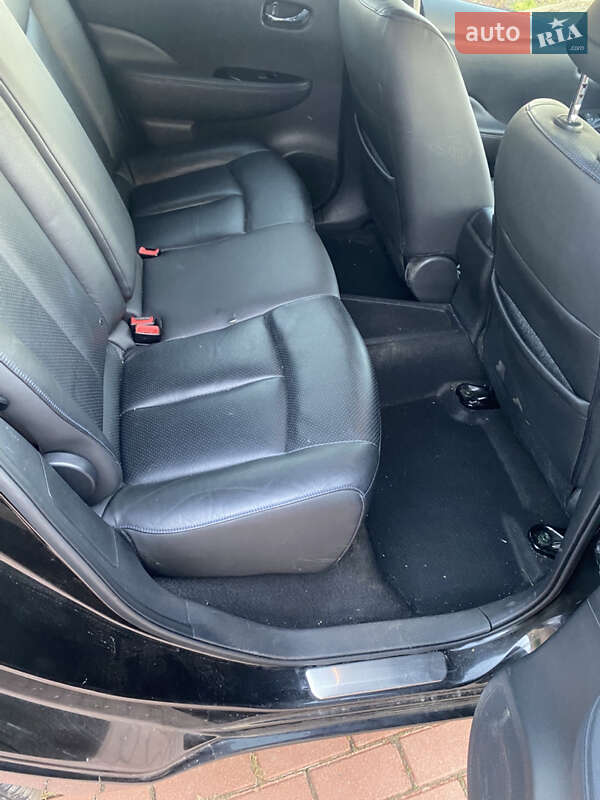 Хэтчбек Nissan Leaf 2015 в Хмельницком