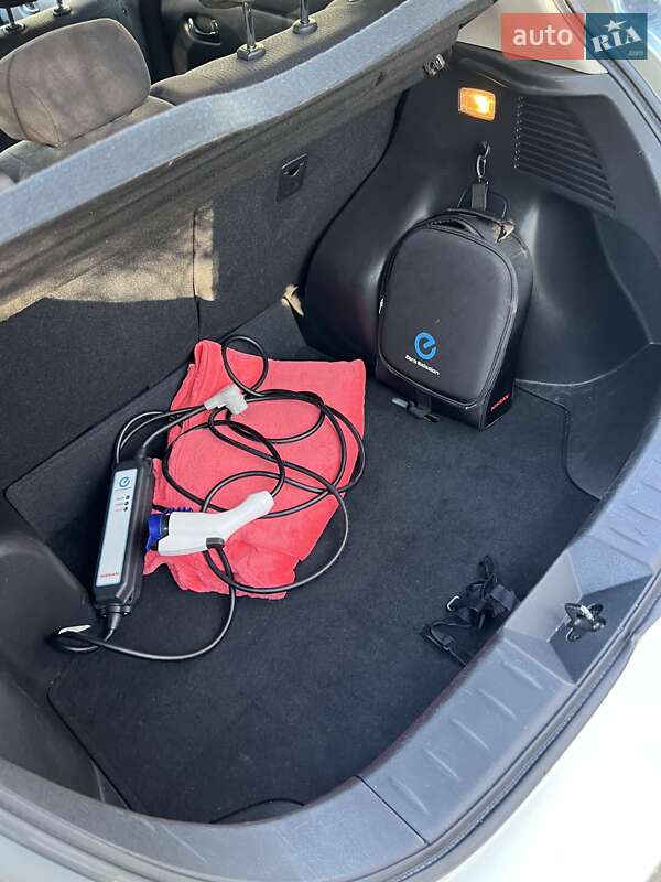 Хэтчбек Nissan Leaf 2013 в Луцке фото 9 Хэтчбек Nissan Leaf 2013 в Луцке