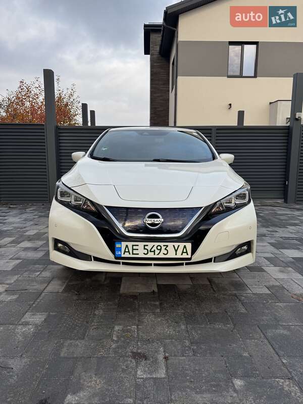 Хэтчбек Nissan Leaf 2019 в Днепре