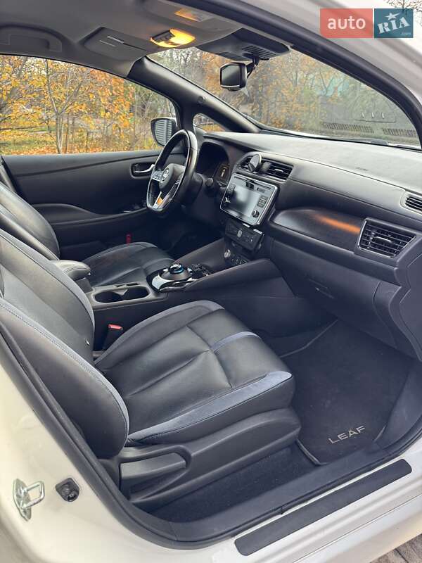 Хэтчбек Nissan Leaf 2019 в Днепре