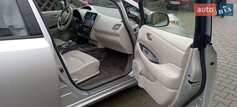 Хэтчбек Nissan Leaf 2012 в Стрые фото 15 Хэтчбек Nissan Leaf 2012 в Стрые