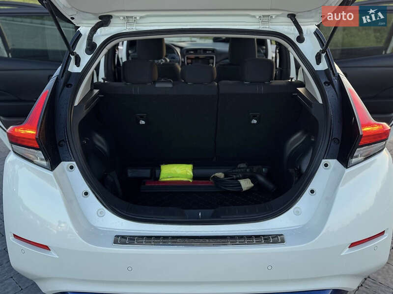 Хэтчбек Nissan Leaf 2018 в Львове