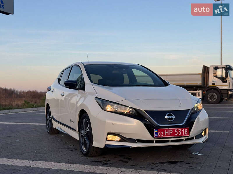 Хэтчбек Nissan Leaf 2018 в Львове