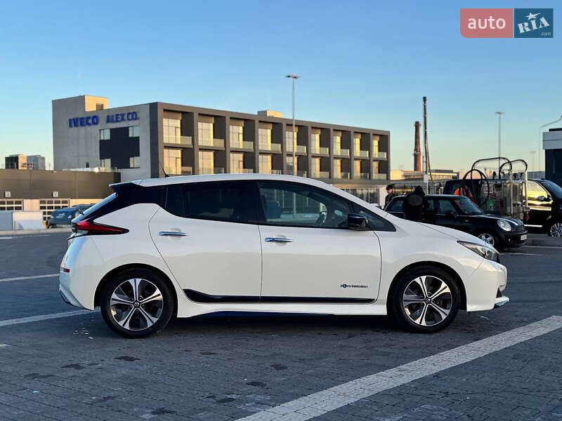 Хэтчбек Nissan Leaf 2018 в Львове