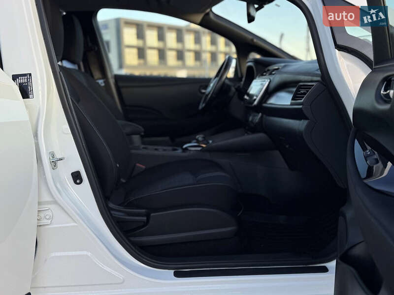 Хэтчбек Nissan Leaf 2018 в Львове